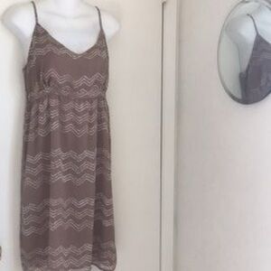 Old navy great condition tan and white spaghetti strap dress